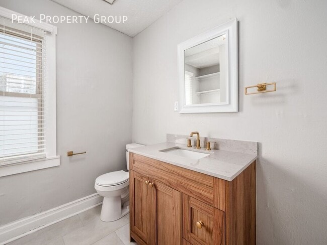 Building Photo - 418 E Mithoff St