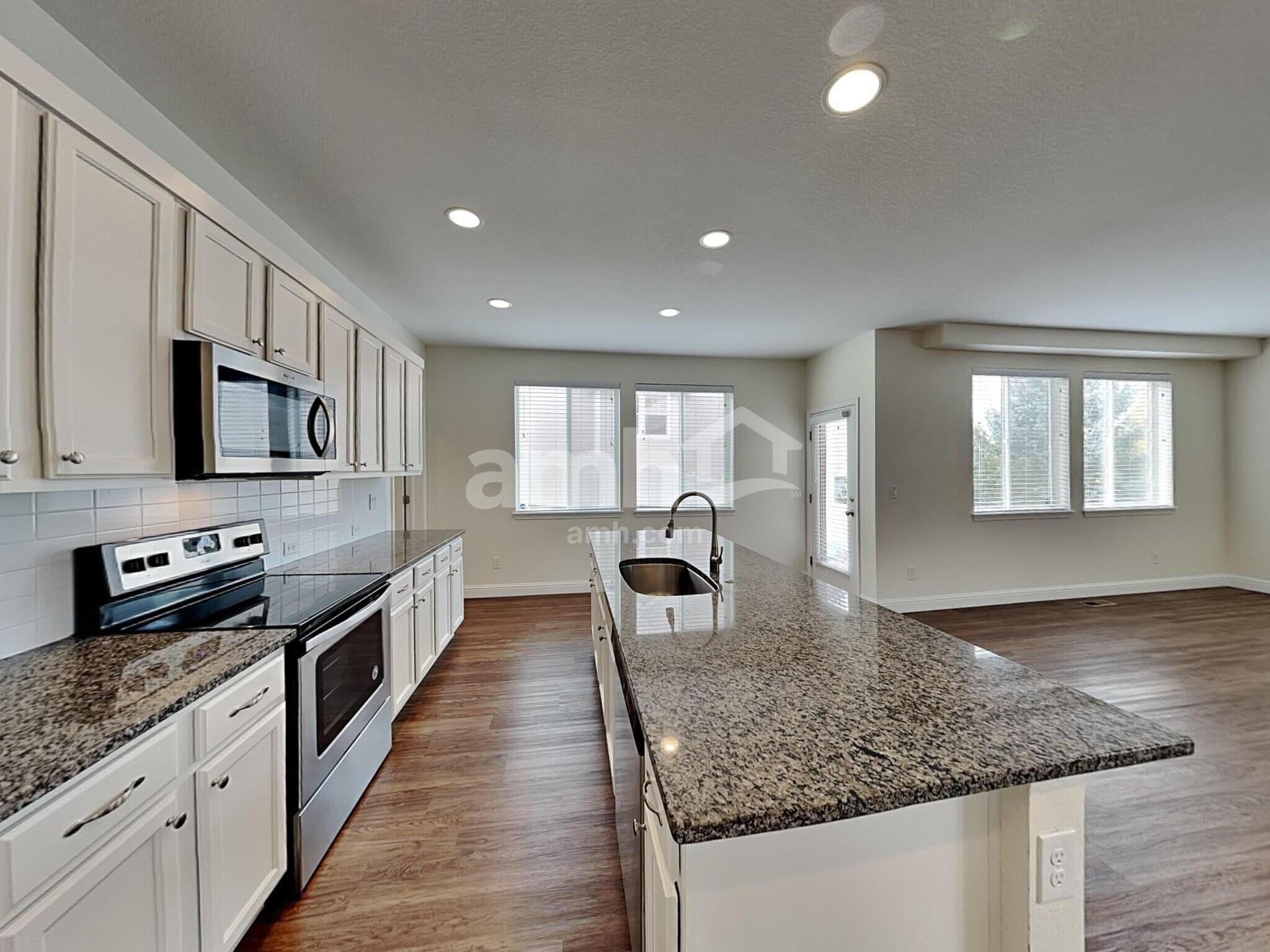 Building Photo - 12749 Ventana St