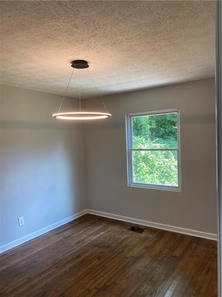 Building Photo - 950 Hall St SW