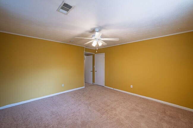 Building Photo - Updated 5BR Home in Morrow with New Carpet and Spacious Yard