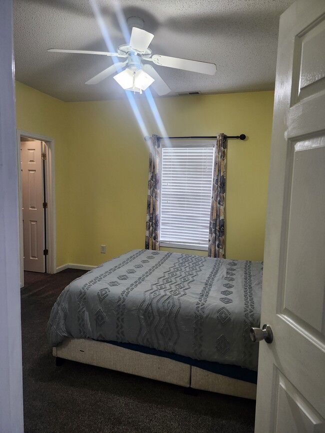 Building Photo - 4700 Touhey Dr