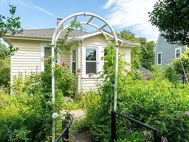 garden - 151 Walsh St