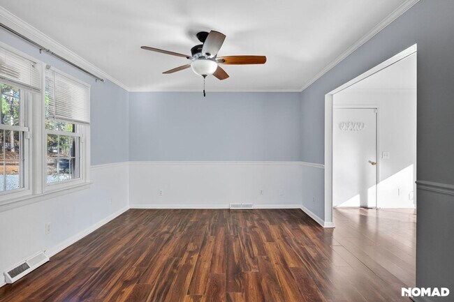 Building Photo - 215 N Pine St