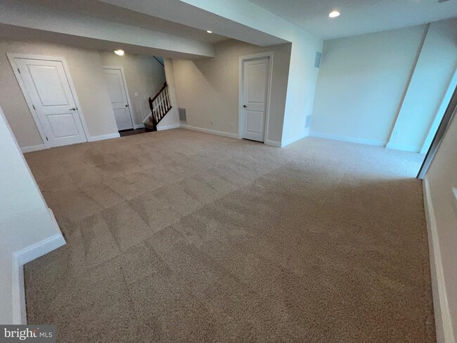 Building Photo - 25835 Clairmont Manor Square