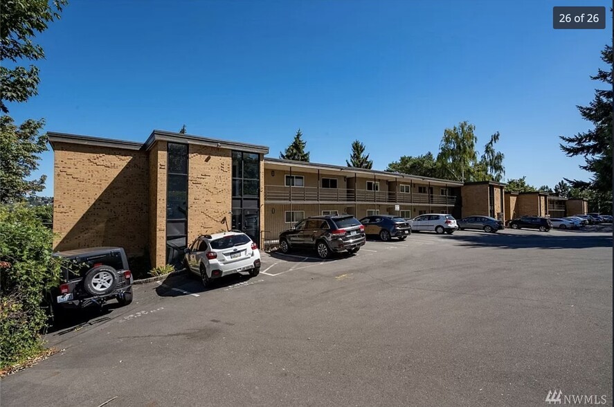 Building Photo - 3816 11th Ave W