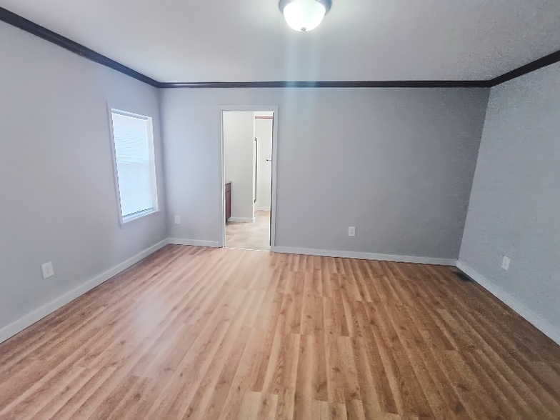 Building Photo - 92 Deerwood Park