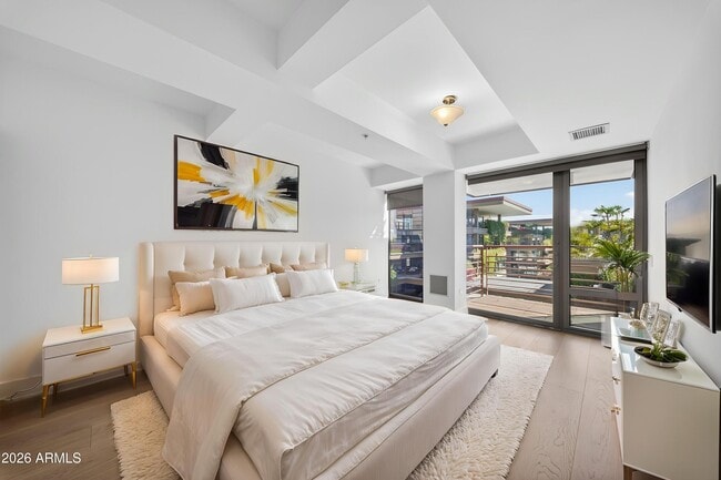 Building Photo - 7131 E Rancho Vista Dr