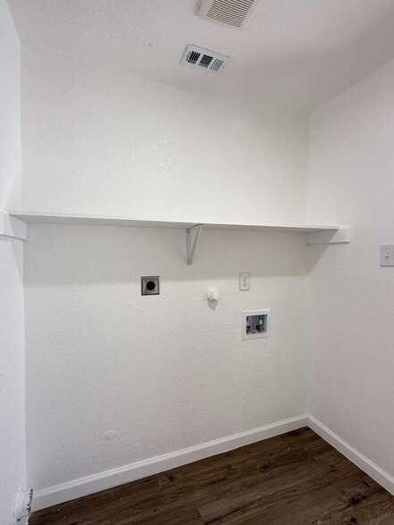 Building Photo - 8206 Grimchester