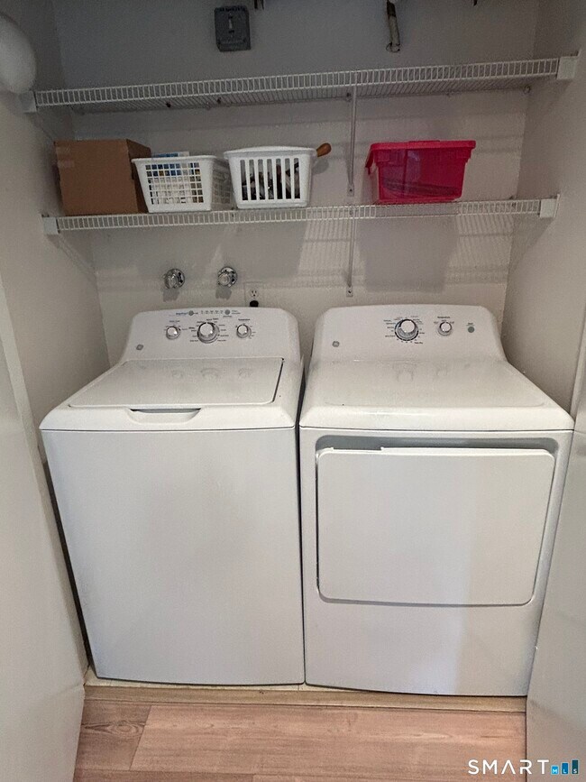 Building Photo - 419 Heritage Vlg