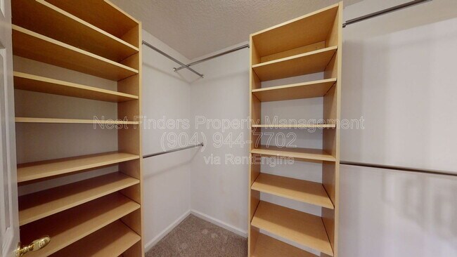 Building Photo - 2202 S Cranbrook Ave