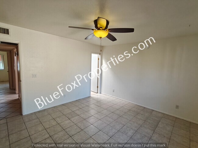 Building Photo - 2718 W Jennie Ln