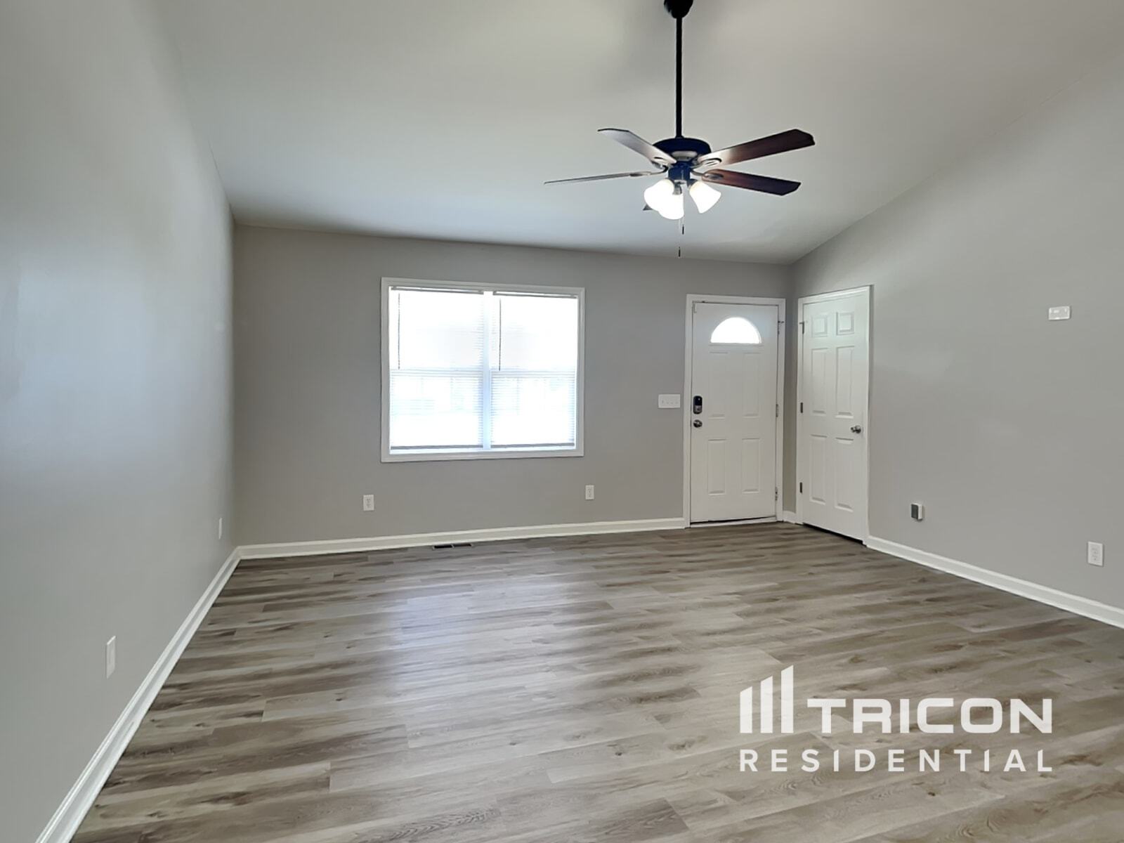 Building Photo - 868 Loch Lomond Cir