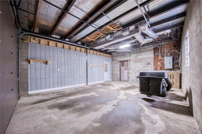 Building Photo - 4465 Mt Troy Rd Ext