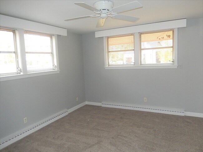 Building Photo - 106 Byron Pl