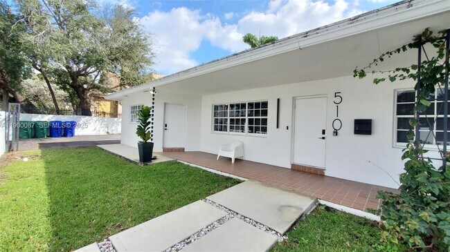 Building Photo - 510 NE 66th St