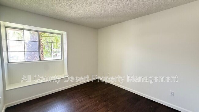Building Photo - 52020 Avenida Mendoza
