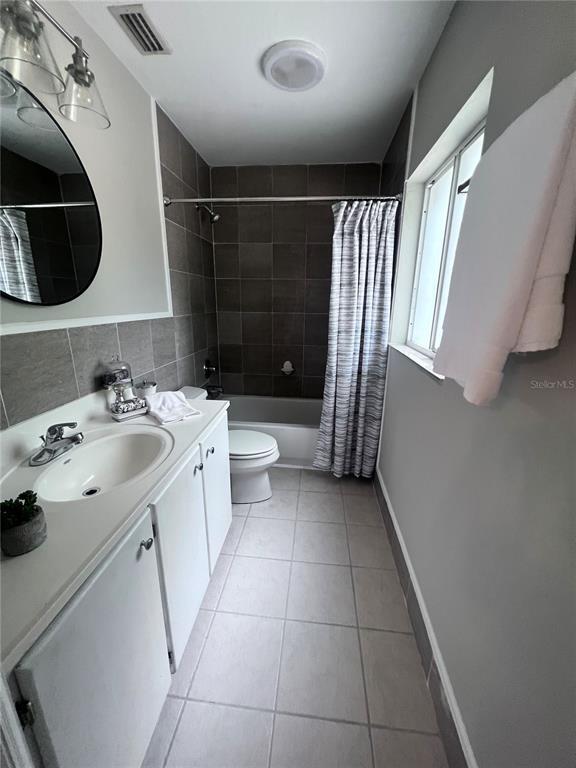 Building Photo - 3857 W University Ave