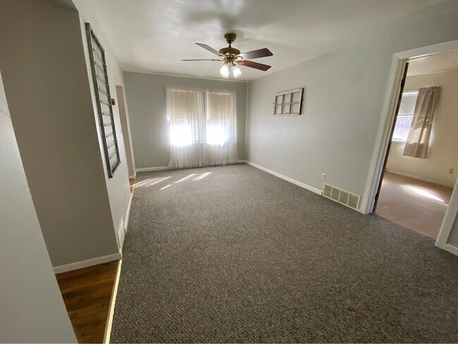 Building Photo - 7012 W 138th Ln