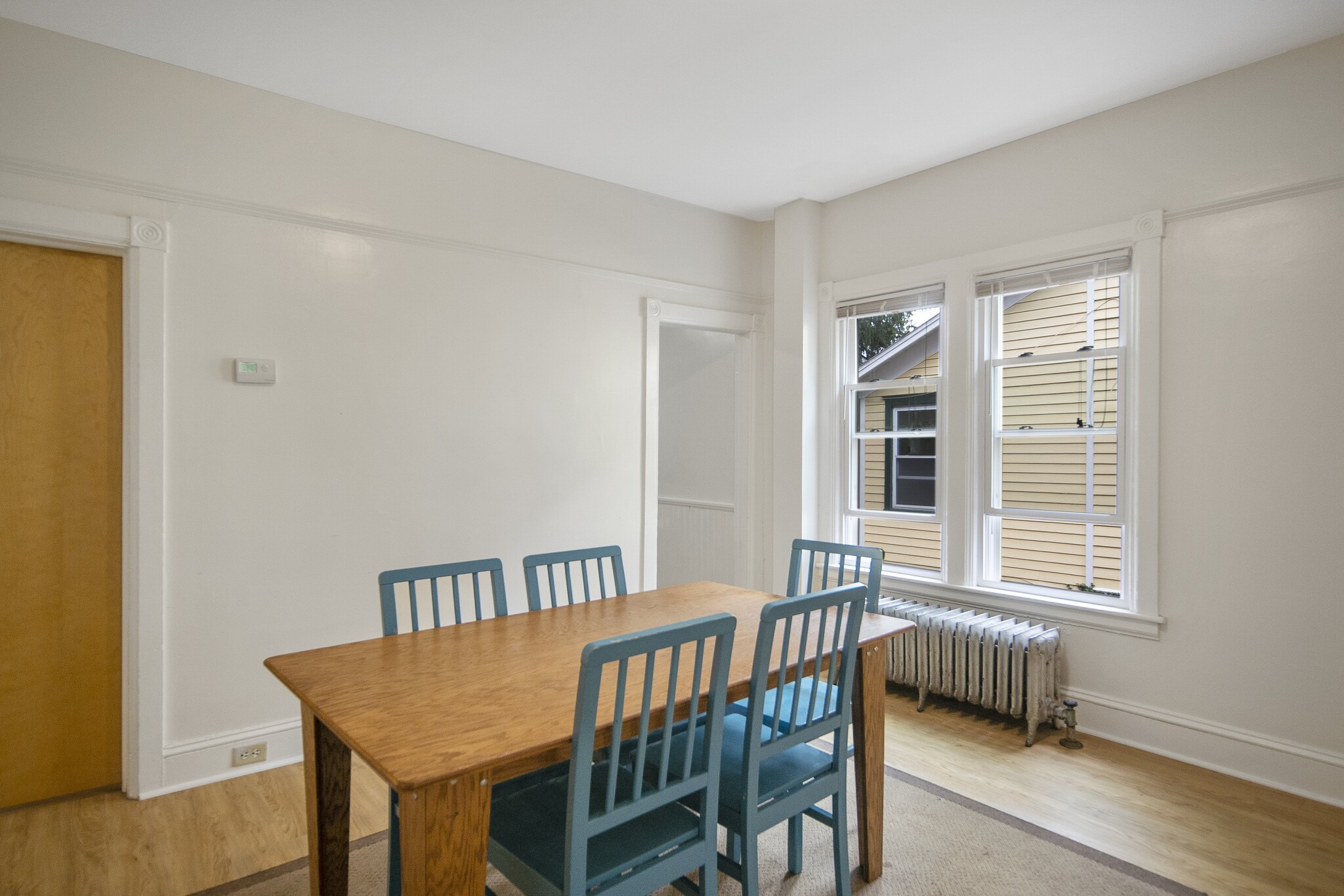 Building Photo - 921 E State St