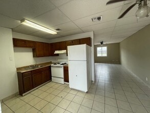 Building Photo - North Bay / central Portland area-Affordable rental-$99 move-in special