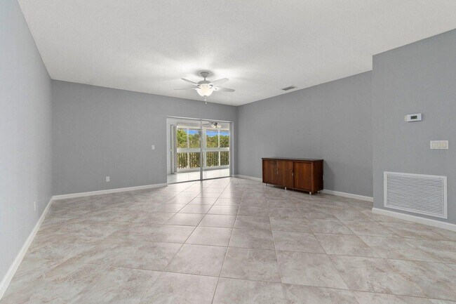 Building Photo - 2087 SE Wild Meadow Cir