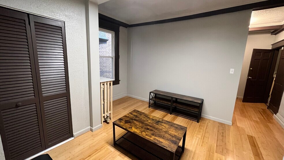 Building Photo - 5847 Nicholson St