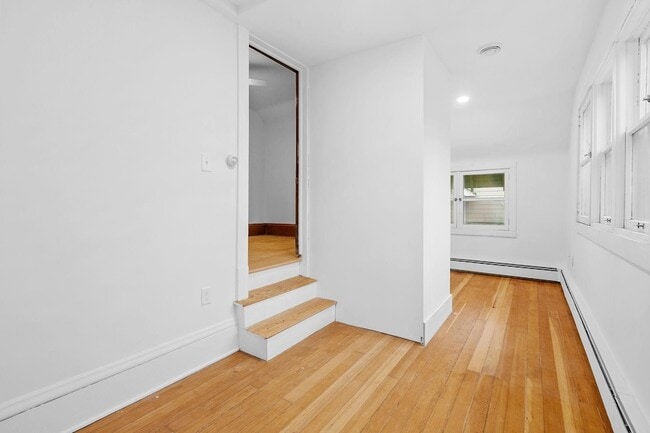 Building Photo - 1826 Franklin Ave SE