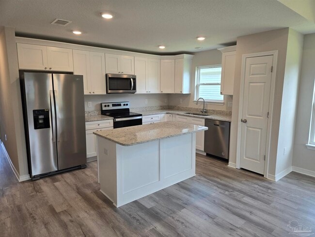 Building Photo - 2884 N 24th Ave