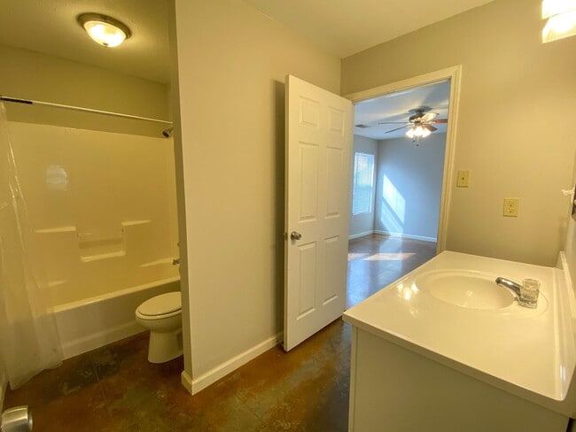 Building Photo - 3 bed, 2 bath in Brighton Tn