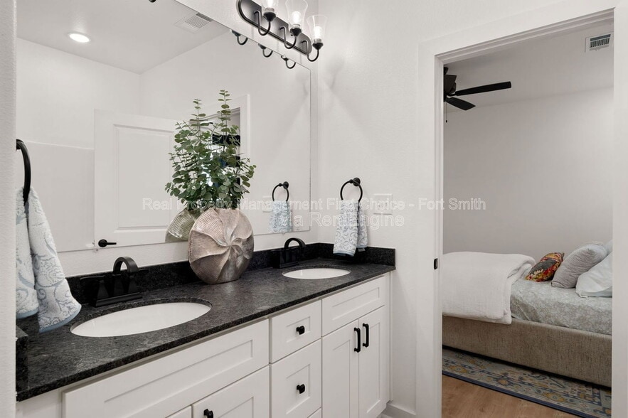 Building Photo - 10108 Talavera Trl