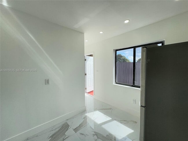 Building Photo - 10330 SW 35th Terrace