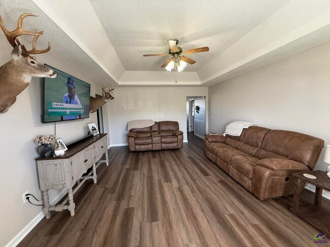 Building Photo - 107 White Tail Ln