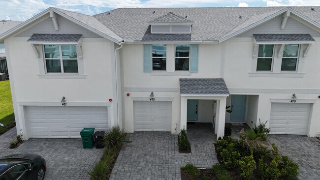 Building Photo - 475 Salisbury Cir