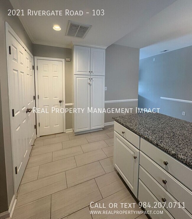 Building Photo - 2021 Rivergate Rd