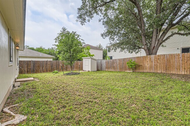Building Photo - 6937 Sabrina Dr