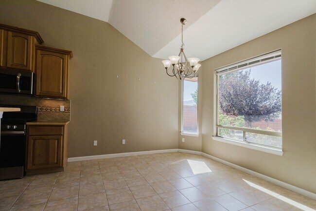 Building Photo - 4060 Wood Loop