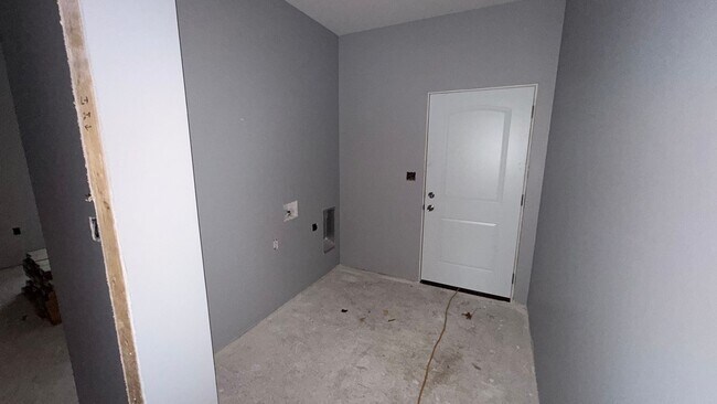 Building Photo - 608-608 W 15th St