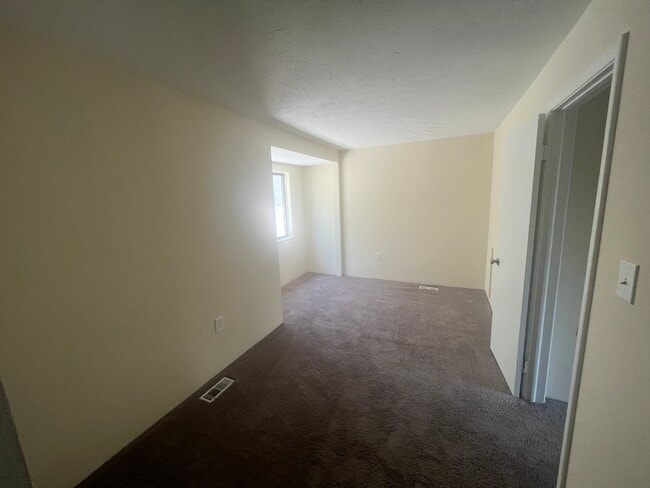 Building Photo - 38365 North Ln