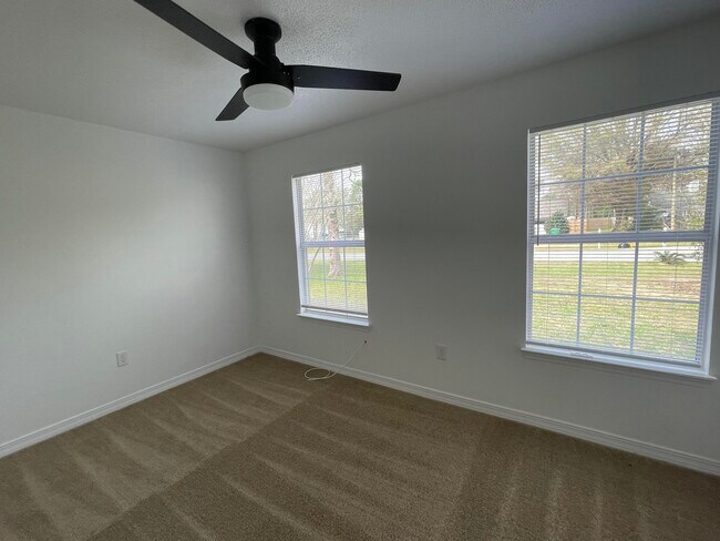 Building Photo - 3350 Shoal Creek Cove