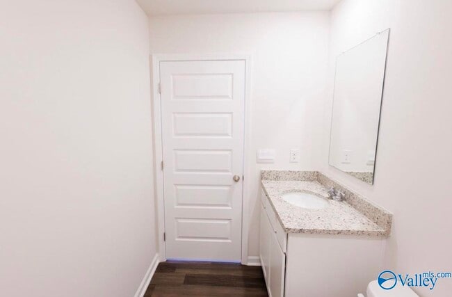 Building Photo - 398 Jackson Pt Cir