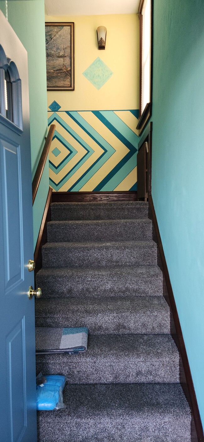 Building Photo - 340 S Jackson St