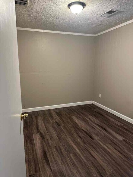 Building Photo - 769 Hilton St