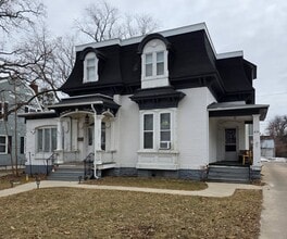 Building Photo - 433-435 S Van Buren Street