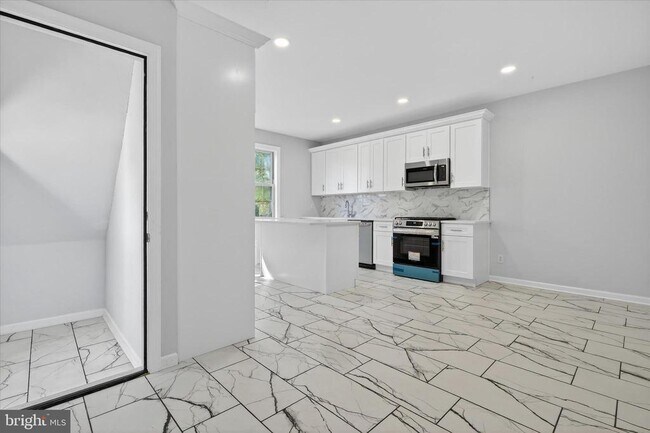 Building Photo - 509 Lumberton Ave