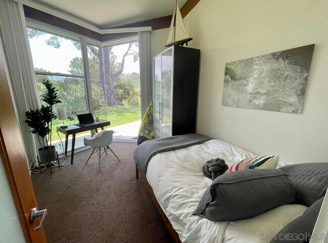 Building Photo - 1035 Klish Way