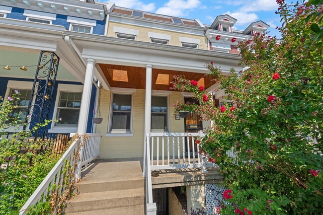 Primary Photo - 445 Newton Pl NW