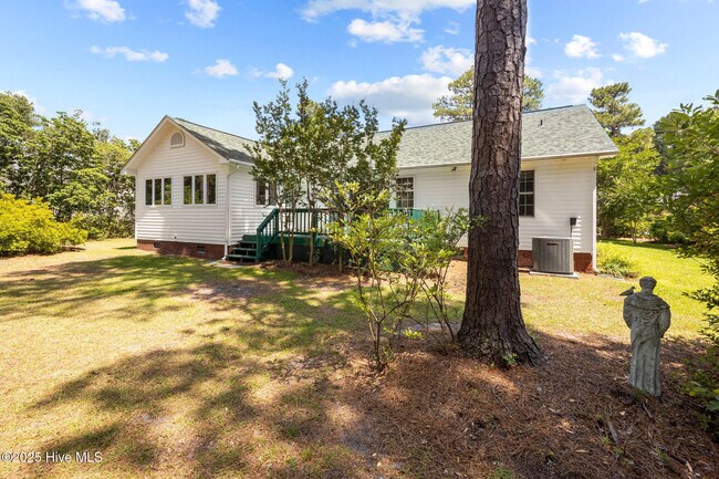 Building Photo - 2039 Royal Pines Dr
