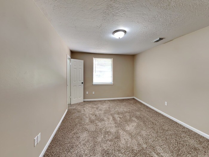 Building Photo - 407 Harold Ln