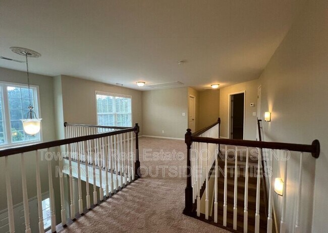 Building Photo - 6426 Burnside Pl