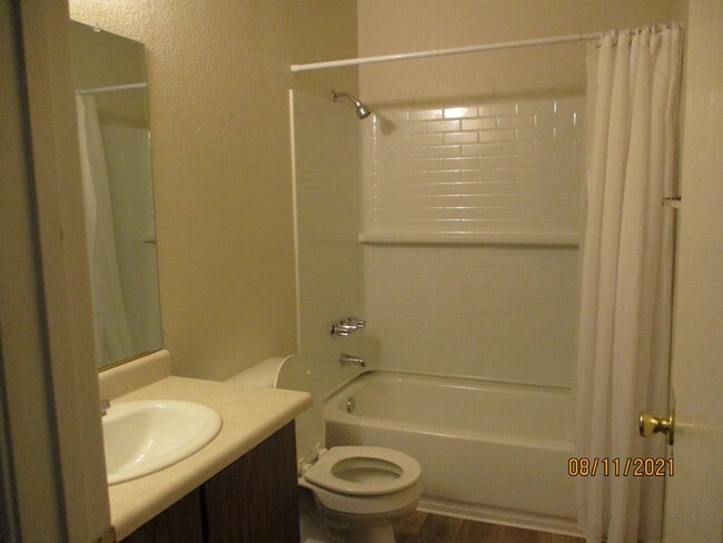 Building Photo - 3591 Quail Lakes Dr
